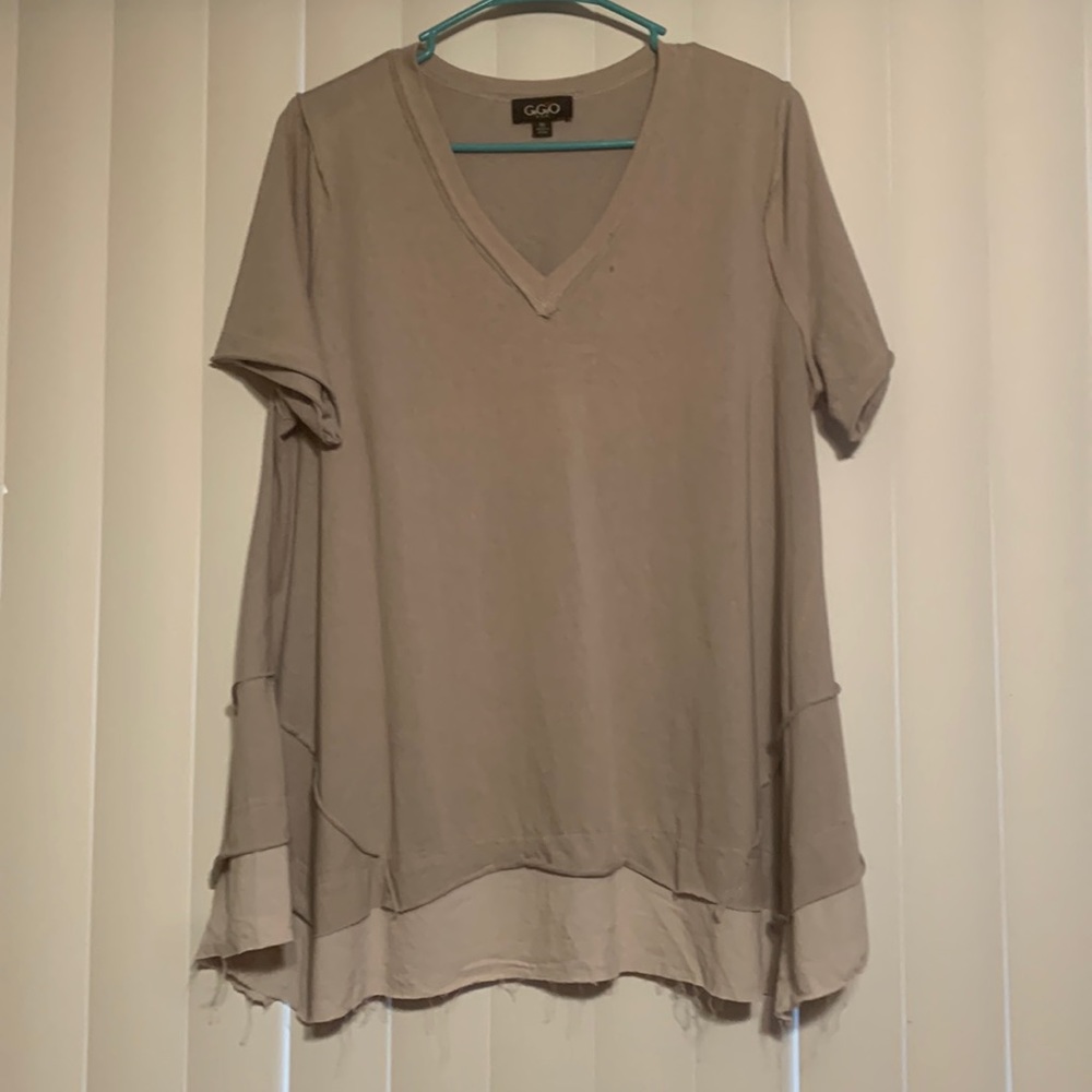 GiGiO women sz M gray short-sleeve flowy angular shirt barely worn